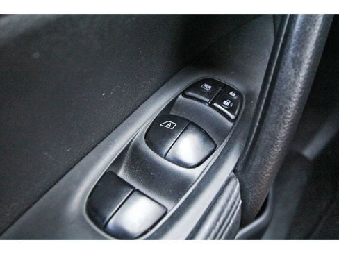 Used 2018 Nissan Rogue Sport SL FWD image 10