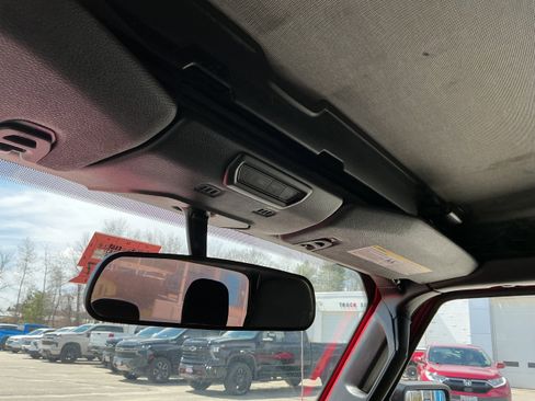 Used 2022 Jeep Gladiator Sport AWD/4WD image 9