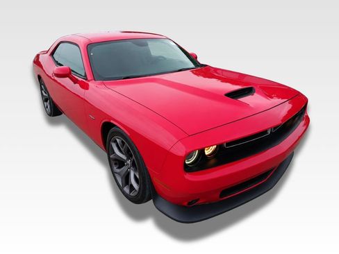 Used 2019 Dodge Challenger R/T RWD image 2