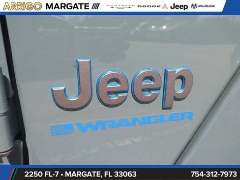 Used 2025 Jeep Wrangler Unlimited Sahara w/ Safety Group AWD/4WD image 31