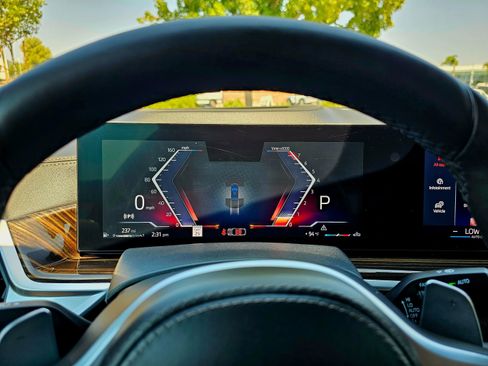 Used 2025 BMW X6 xDrive40i image 45