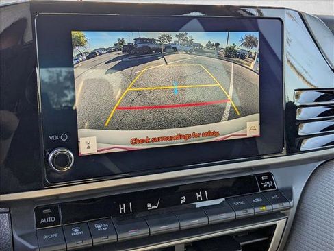 Certified 2025 Toyota Camry SE image 13