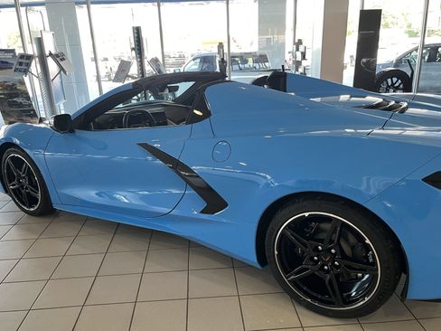 Used 2024 Chevrolet Corvette Stingray Preferred Conv w/ Battery Protection Package RWD image 2