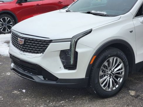 Used 2024 Cadillac XT4 Premium Luxury image 16