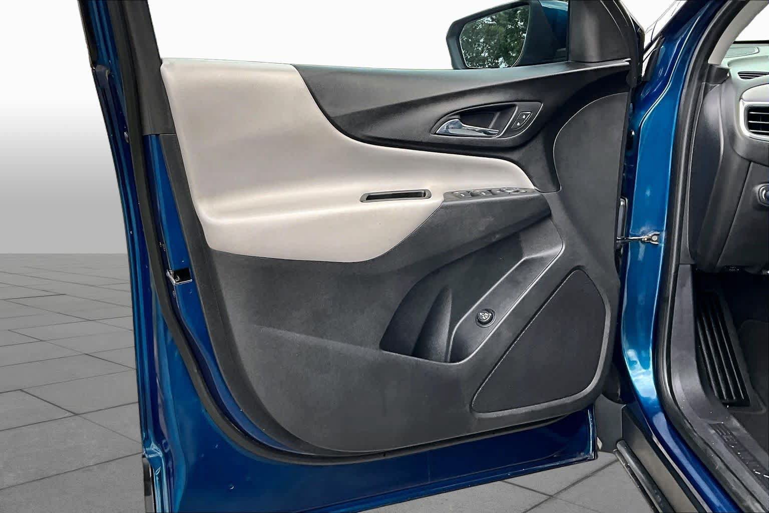 Used 2020 Chevrolet Equinox LT FWD image 26