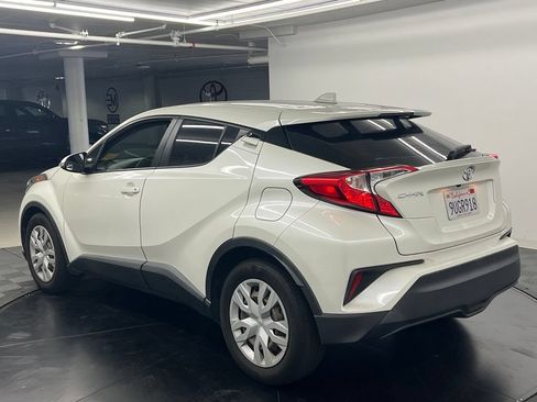 Used 2021 Toyota C-HR LE FWD image 5