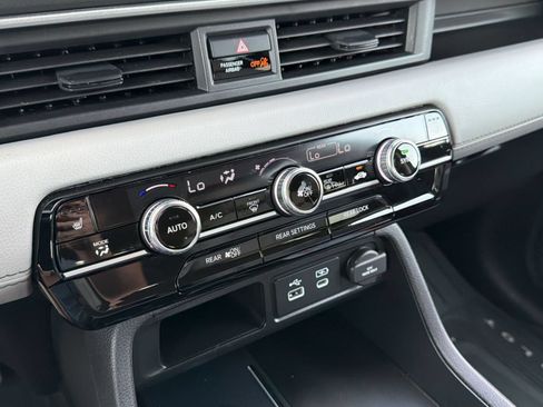 Used 2025 Honda Pilot Touring image 22