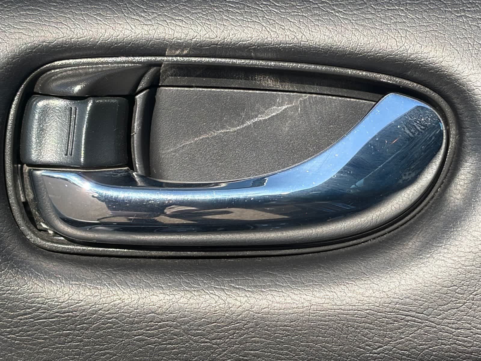 Used 2015 Nissan Leaf SL FWD image 17