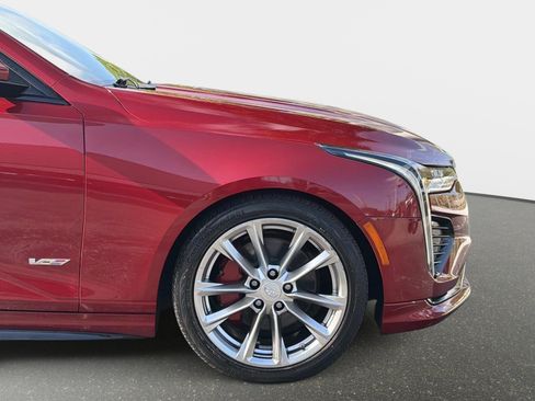 Used 2022 Cadillac CT4 V w/ Technology Package image 21