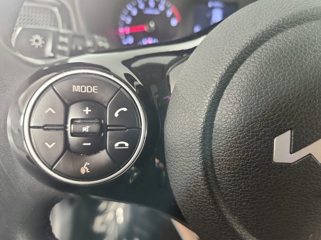Used 2022 Kia Soul GT-Line FWD image 12