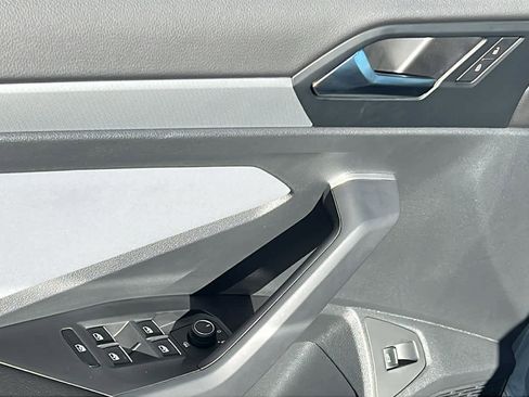 Used 2025 Volkswagen Jetta SE image 22