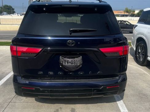 Used 2024 Toyota Sequoia Platinum AWD/4WD image 9