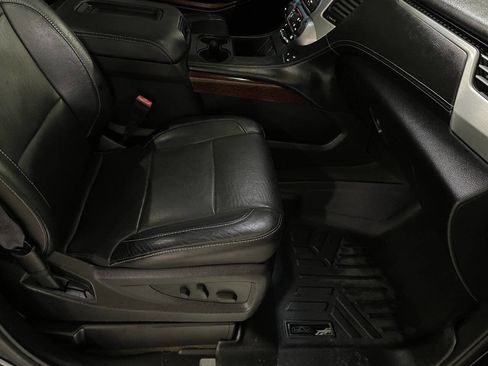 Used 2015 GMC Yukon SLT image 36