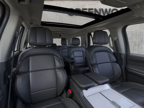 New 2025 Lincoln Navigator Reserve image 10