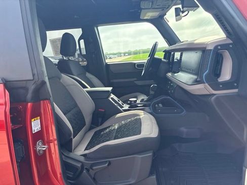 Used 2023 Ford Bronco Wildtrak AWD/4WD image 16