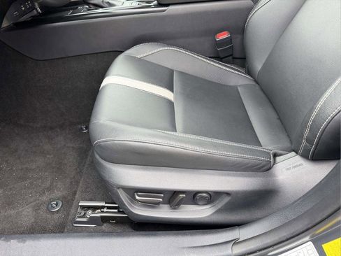 Used 2025 Toyota Camry SE image 16