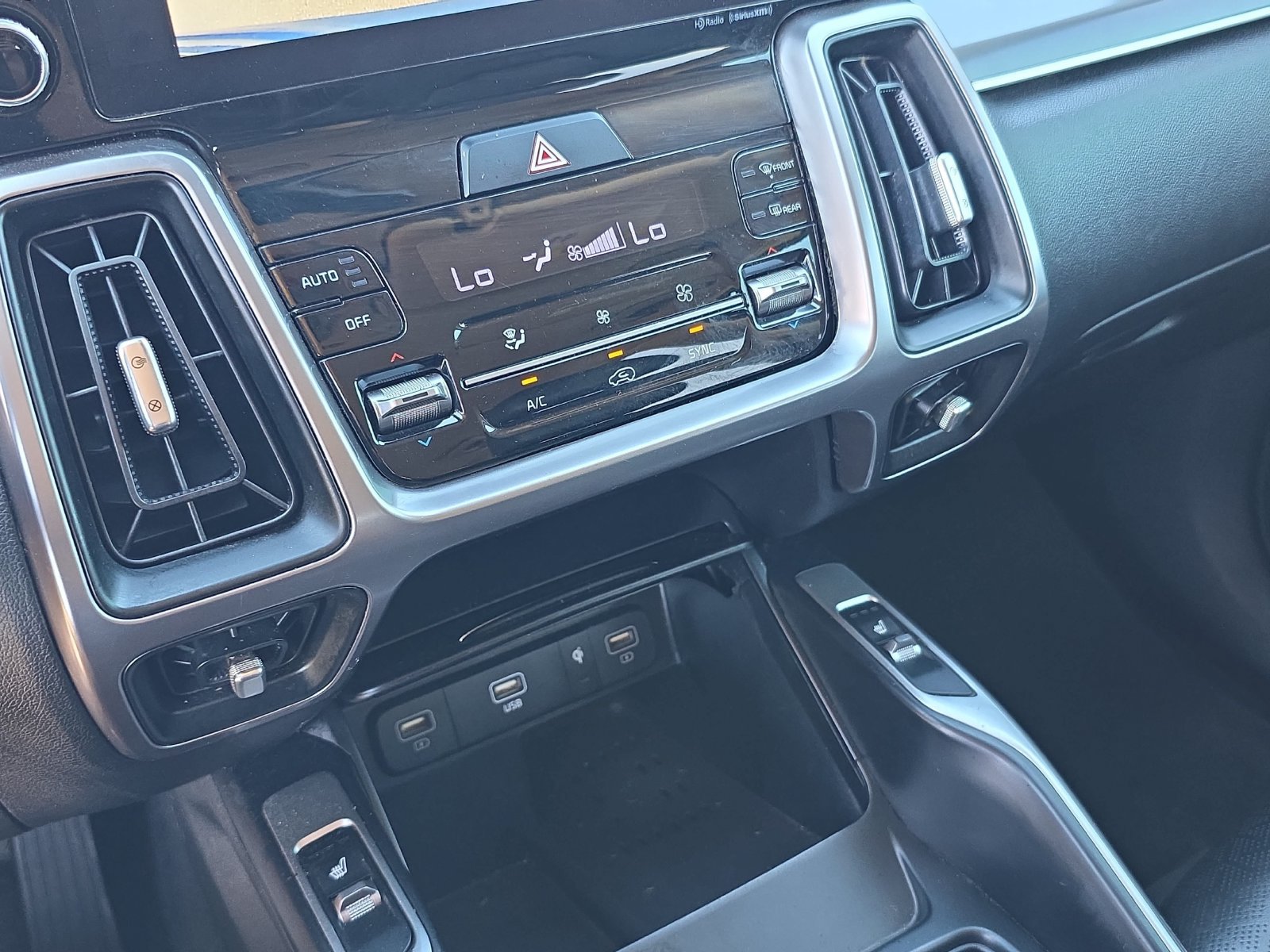 Used 2023 Kia Sorento S FWD image 21