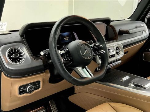 Used 2025 Mercedes-Benz G 550 image 11