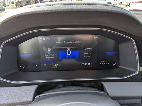 Certified 2025 Volkswagen Jetta Sport image 32