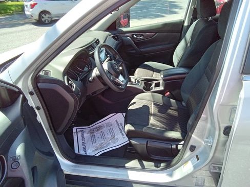Used 2017 Nissan Rogue S w/ S Appearance Package AWD/4WD image 13