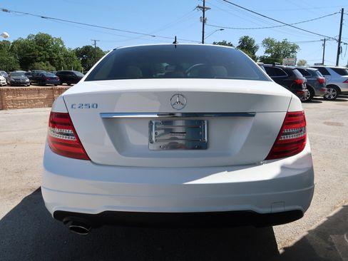 Used 2013 Mercedes-Benz C 250 Sedan image 10