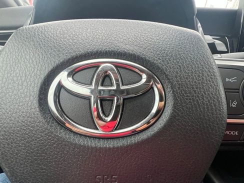 Used 2021 Toyota Camry XLE image 30