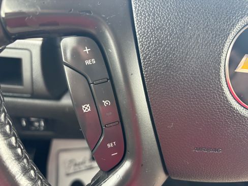 Used 2010 Chevrolet Suburban LS RWD image 19