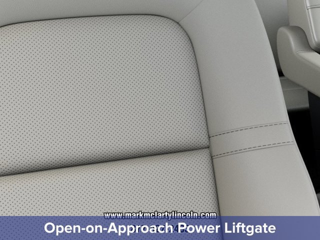 New 2027 Lincoln Aviator AWD image 18