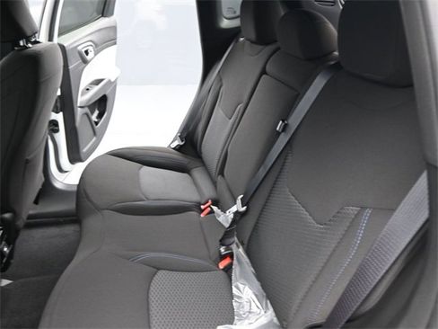 Used 2025 Jeep Compass Sport image 20