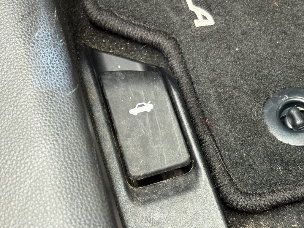 Used 2023 Toyota Corolla LE FWD image 12