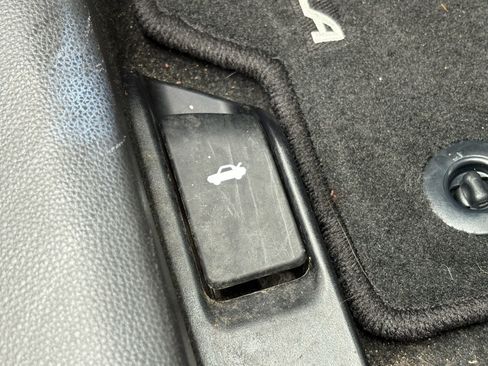 Used 2023 Toyota Corolla LE FWD image 12