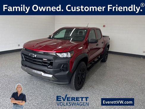 Used 2024 Chevrolet Colorado Trail Boss w/ Advanced Trailering Package AWD/4WD image 1