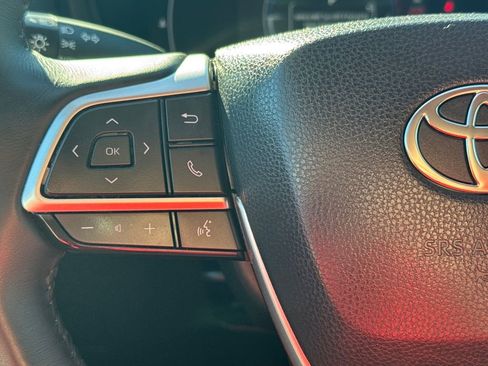 Used 2024 Toyota Grand Highlander XLE image 19