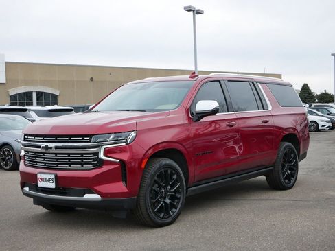 Used 2023 Chevrolet Suburban Premier AWD/4WD image 5