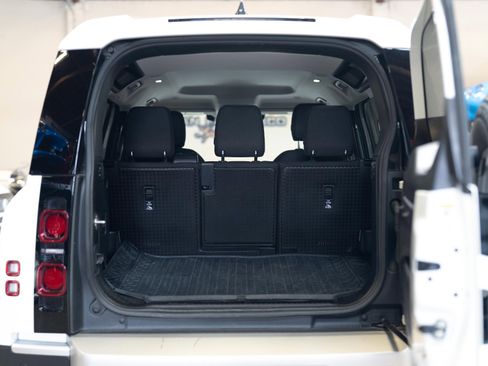 Used 2020 Land Rover Defender 110 image 51