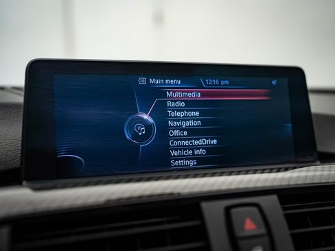 Used 2015 BMW M4 Convertible image 31