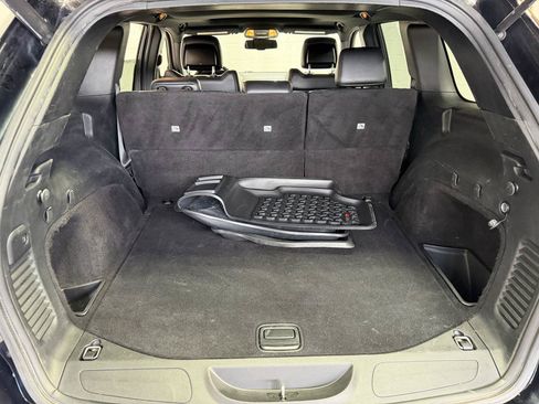 Used 2015 Jeep Grand Cherokee Altitude AWD/4WD image 19