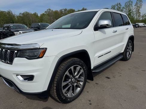 Used 2018 Jeep Grand Cherokee Limited w/ Luxury Group II AWD/4WD image 9