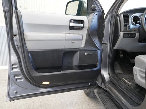 Used 2014 Toyota Sequoia Limited image 29