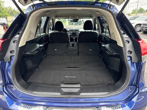Used 2020 Nissan Rogue SV AWD/4WD image 17