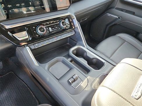 Used 2024 GMC Sierra 2500 Denali w/ Denali Reserve Package image 19