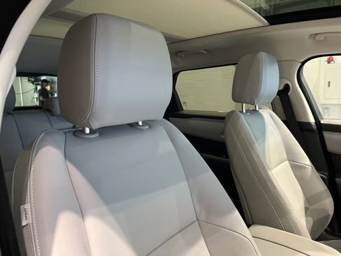 Used 2025 Land Rover Range Rover Velar S image 54