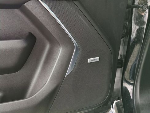 Used 2022 Chevrolet Suburban LT w/ Luxury Package image 25