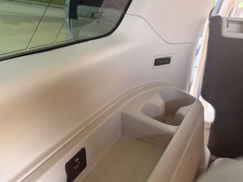 Used 2020 Lincoln Navigator Reserve w/ Luxury Package RWD image 37