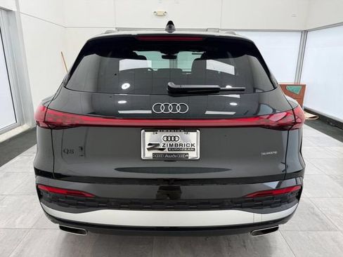 Used 2025 Audi Q5 Premium w/ Convenience Package AWD/4WD image 3
