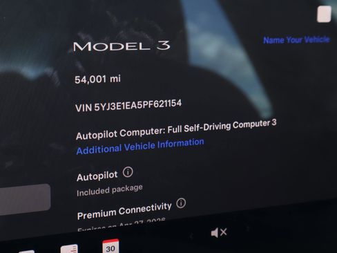 Used 2023 Tesla Model 3 Standard Range image 22