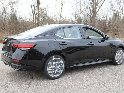 Used 2025 Nissan Sentra SR image 6