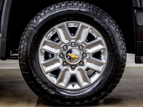 Used 2025 Chevrolet Silverado 2500 High Country w/ High Country Premium Package image 40