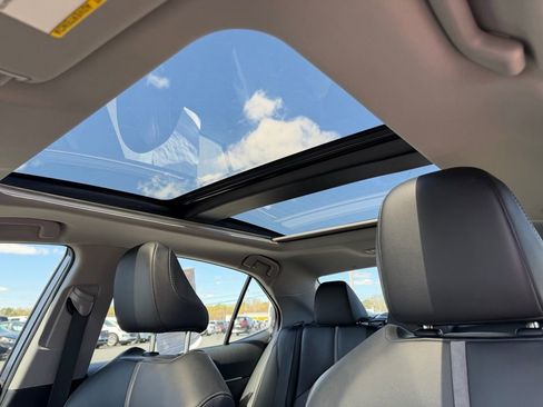 Used 2023 Toyota Camry XSE image 28