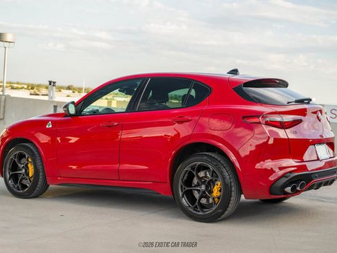 Used 2020 Alfa Romeo Stelvio Quadrifoglio image 6